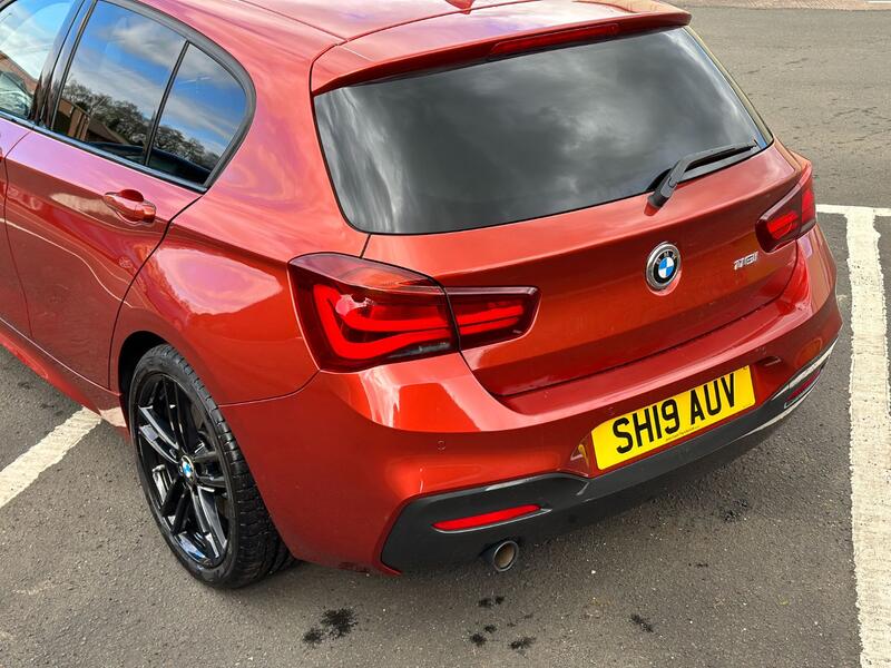 BMW 1 SERIES