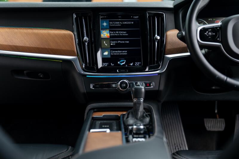 VOLVO S90