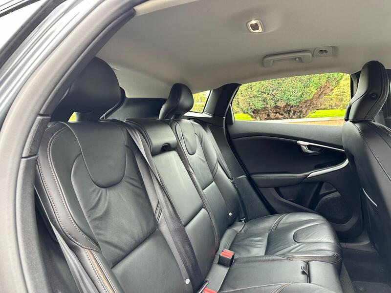 VOLVO V40 CROSS COUNTRY