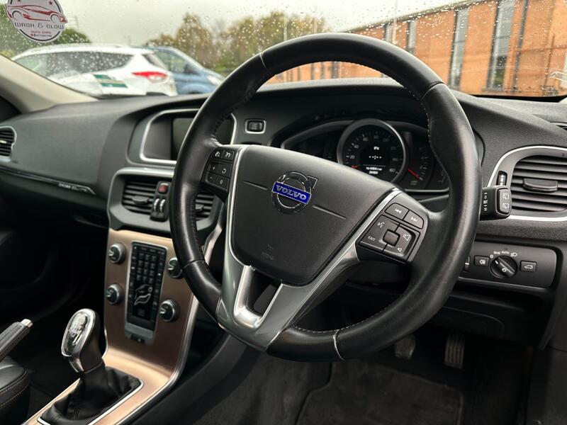 VOLVO V40 CROSS COUNTRY