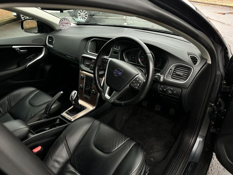 VOLVO V40 CROSS COUNTRY