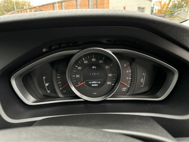 VOLVO V40 CROSS COUNTRY