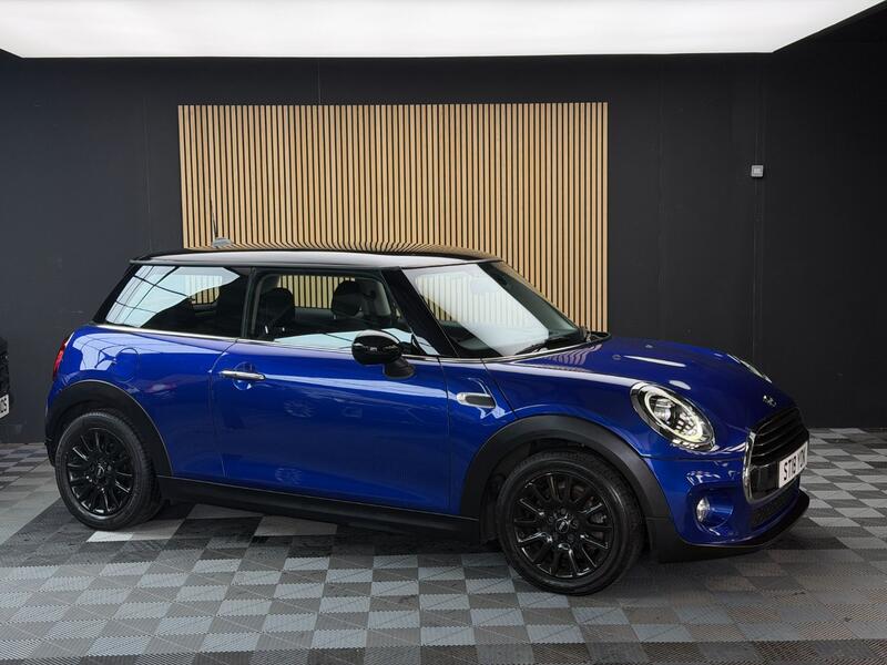MINI HATCH